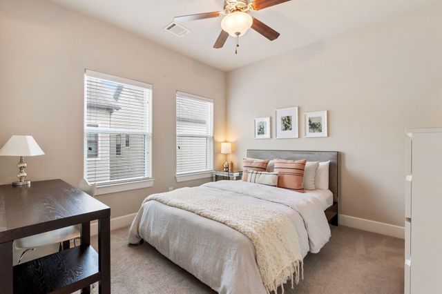 951 W 23rd Street, Houston, TX 77008