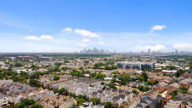 951 W 23rd Street, Houston, TX 77008
