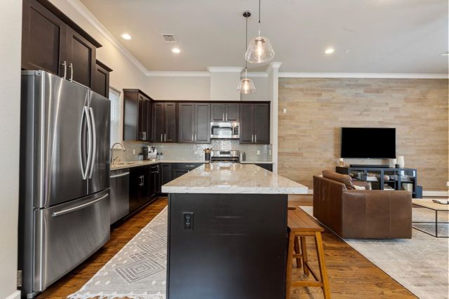 951 W 23rd Street, Houston, TX 77008