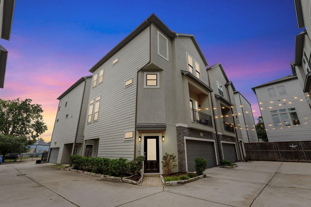 951 W 23rd Street, Houston, TX 77008