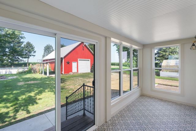23624 145th Avenue, Eldridge, IA 52748