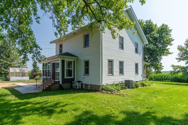 23624 145th Avenue, Eldridge, IA 52748