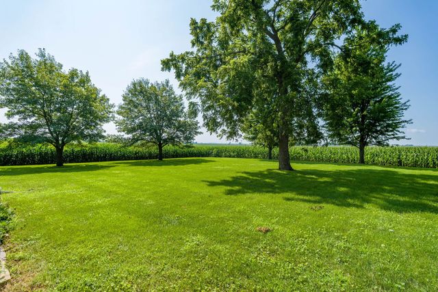 23624 145th Avenue, Eldridge, IA 52748
