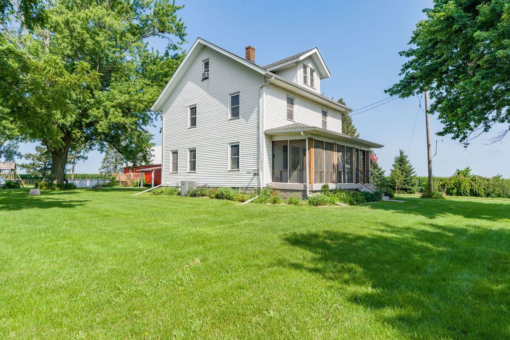 23624 145th Avenue, Eldridge, IA 52748