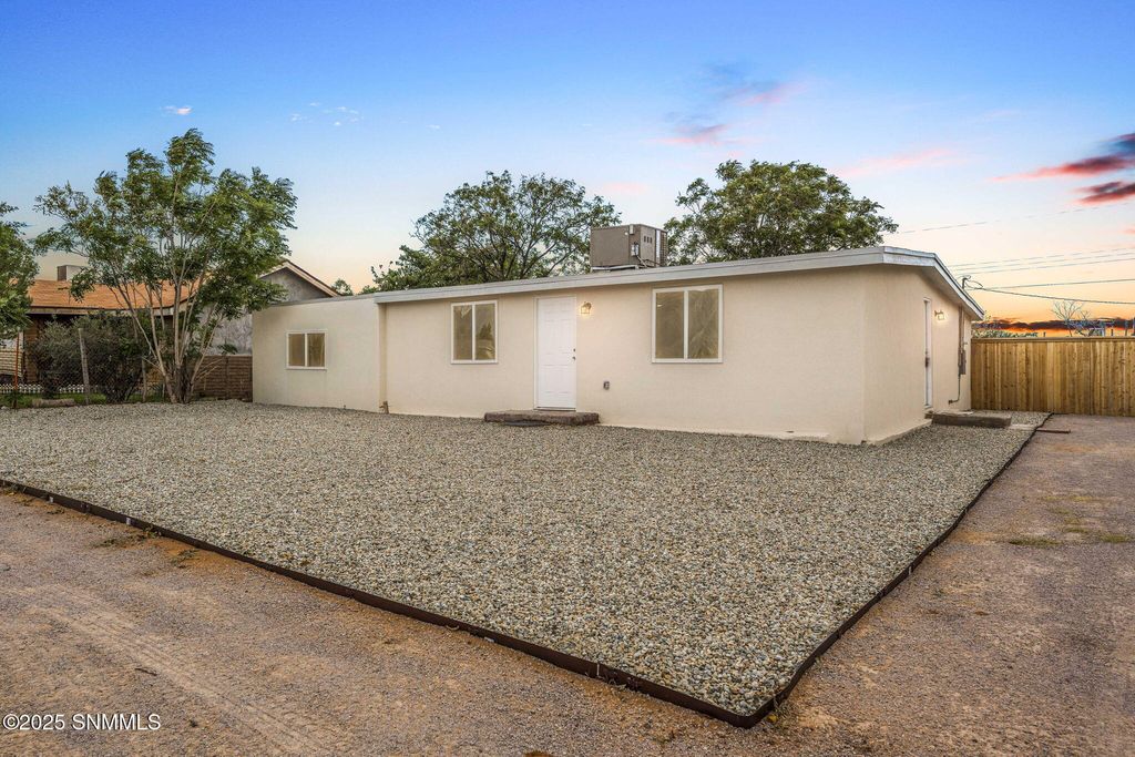 5175 Wildflower Road, Las Cruces, NM 88011