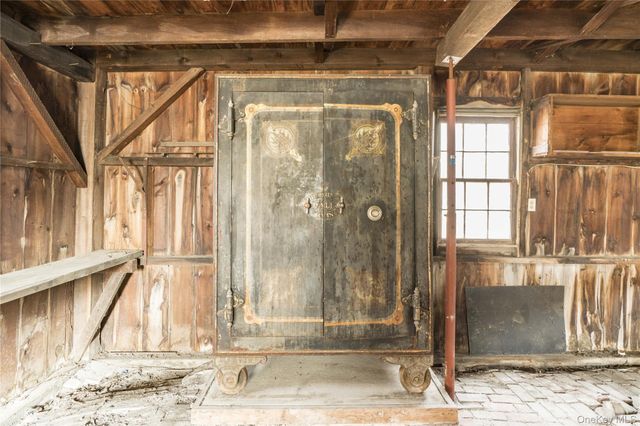 9 Maple Street, Glenham, NY 12527