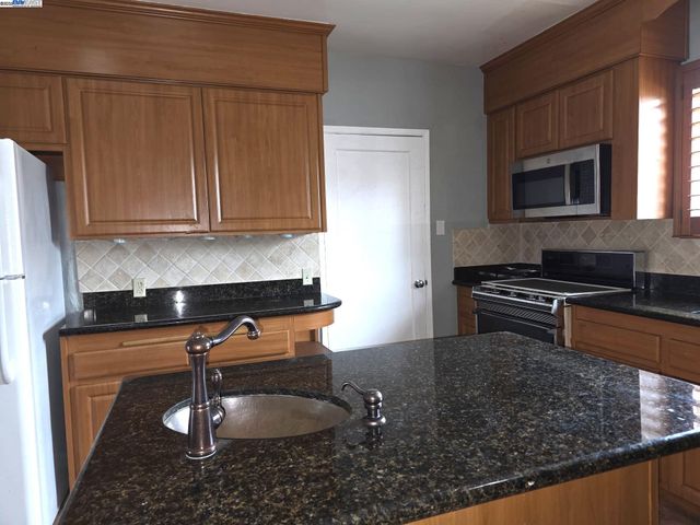 2305 Tennessee St, Vallejo, CA 94591