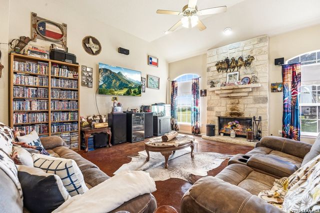16306 Somerset Rd unit 2, Von Ormy, TX 78073