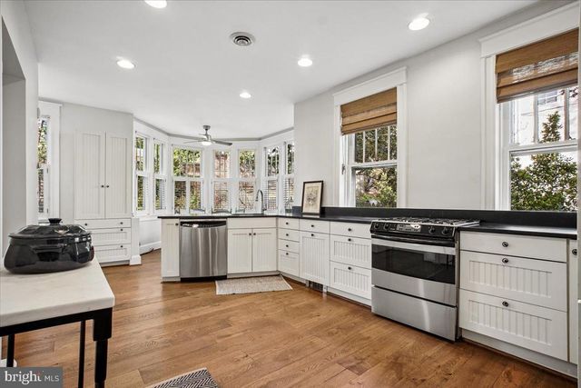 310 N VIEW TER, Alexandria, VA 22301