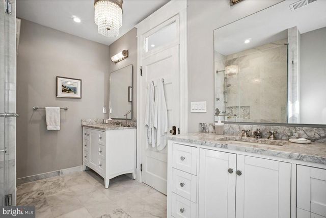 310 N VIEW TER, Alexandria, VA 22301