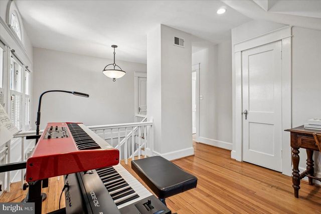 310 N VIEW TER, Alexandria, VA 22301