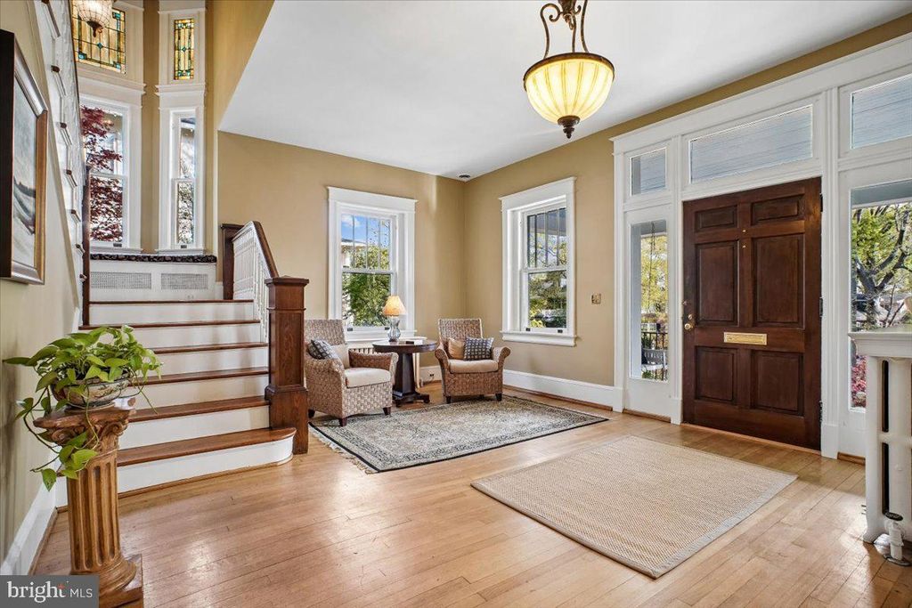 310 N VIEW TER, Alexandria, VA 22301
