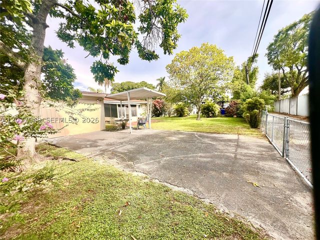106 N 32nd Ave, Hollywood, FL 33021