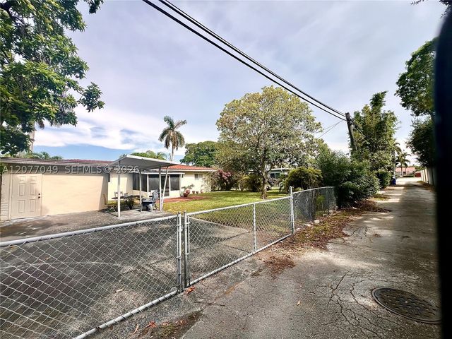 106 N 32nd Ave, Hollywood, FL 33021