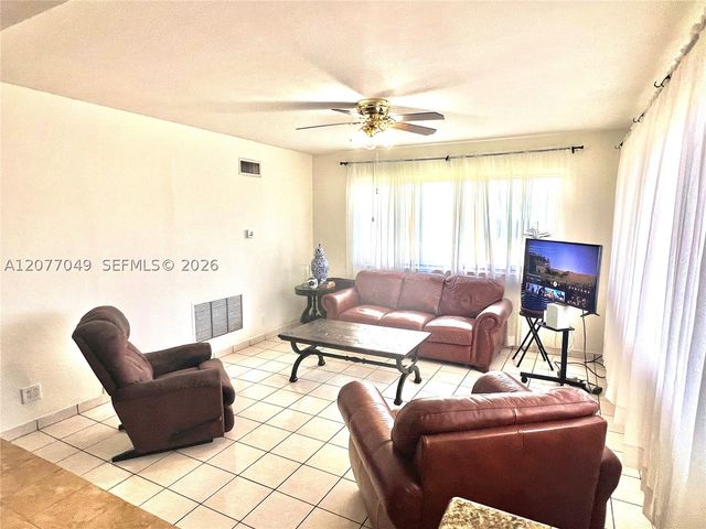 106 N 32nd Ave, Hollywood, FL 33021