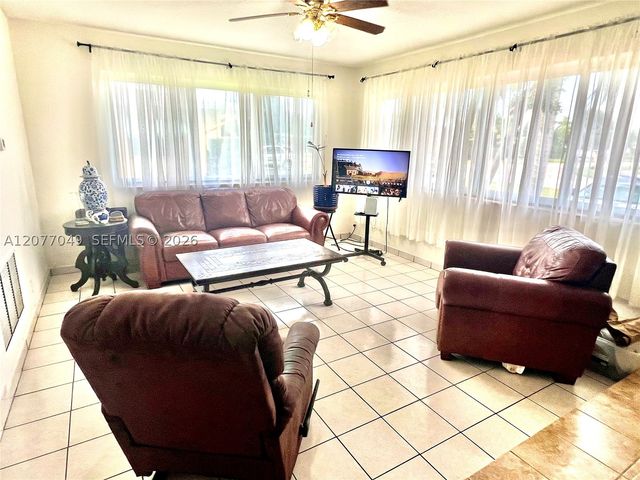 106 N 32nd Ave, Hollywood, FL 33021