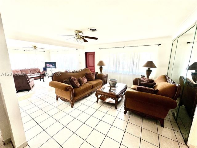 106 N 32nd Ave, Hollywood, FL 33021
