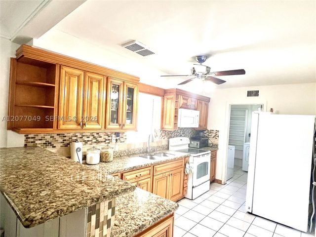 106 N 32nd Ave, Hollywood, FL 33021