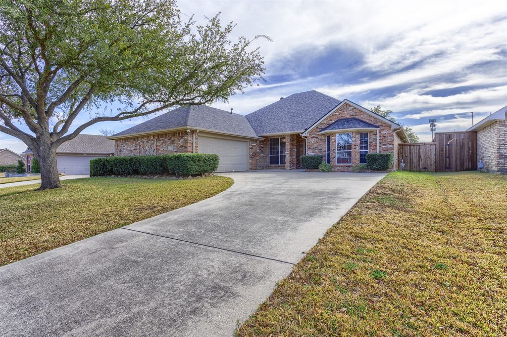 1524 Elika Court, Lewisville, TX 75067