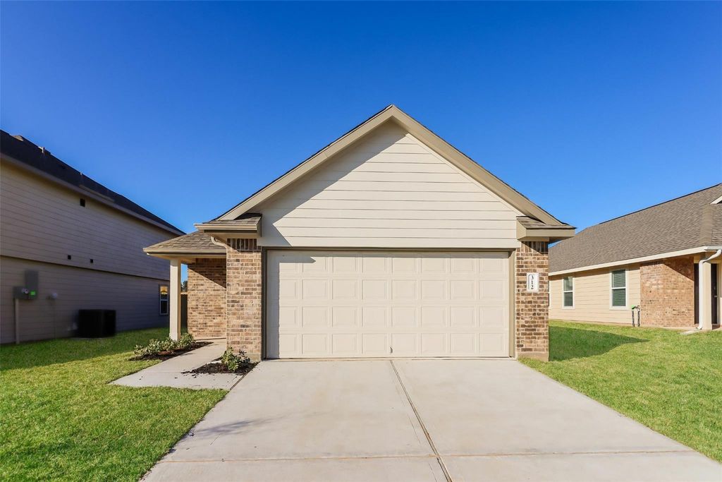 312 Pronghorn Drive, Huntsville, TX 77320