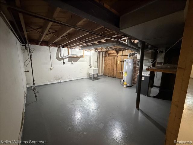 19130 Woodcrest Street, Harper Woods, MI 48225