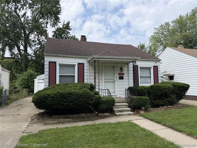 19130 Woodcrest Street, Harper Woods, MI 48225