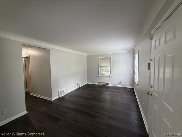 19130 Woodcrest Street, Harper Woods, MI 48225