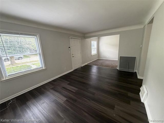 19130 Woodcrest Street, Harper Woods, MI 48225