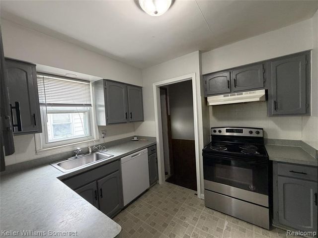 19130 Woodcrest Street, Harper Woods, MI 48225