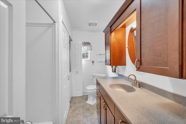 1 OLD FORGE RD, Pennsville, NJ 08070