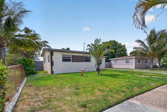 2681 NW 2nd Street, Boynton Beach, FL 33435