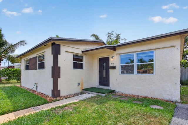 2681 NW 2nd Street, Boynton Beach, FL 33435