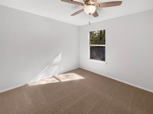 818 Creekside Drive, Glenn Heights, TX 75154