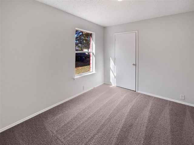 818 Creekside Drive, Glenn Heights, TX 75154