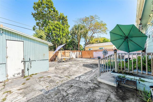 825 WINTERS STREET, West Palm Beach, FL 33405