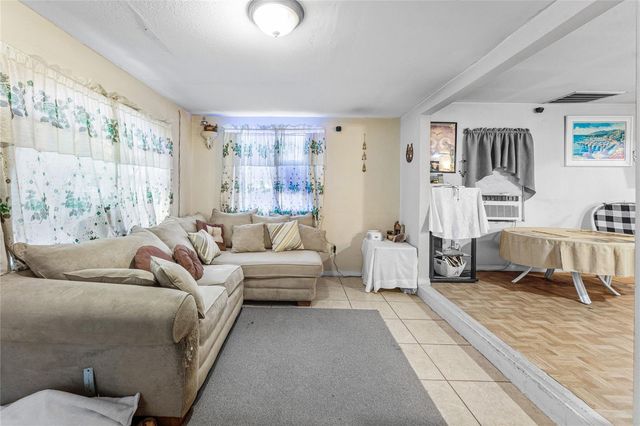 825 WINTERS STREET, West Palm Beach, FL 33405