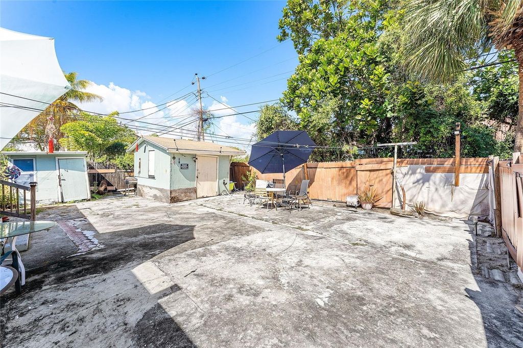 Image 15 of property listing at 825 WINTERS STREET, West Palm Beach, FL 33405