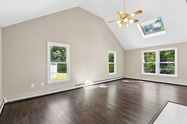 23 Oak St, Medway, MA 02053