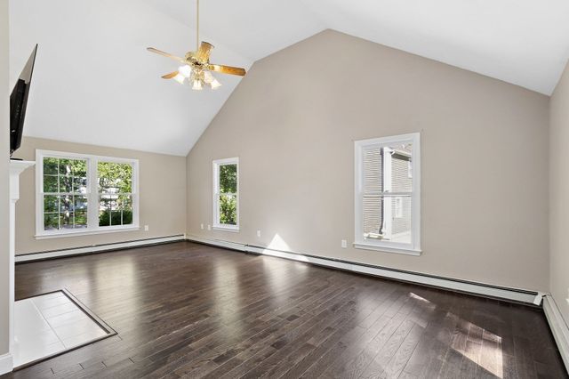 23 Oak St, Medway, MA 02053