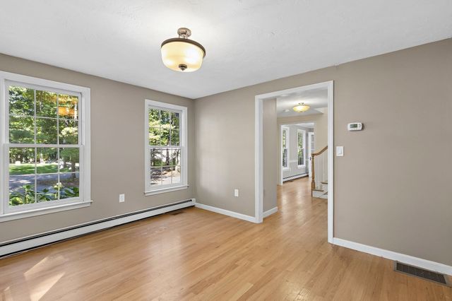 23 Oak St, Medway, MA 02053