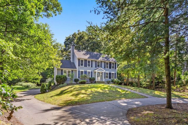 23 Oak St, Medway, MA 02053