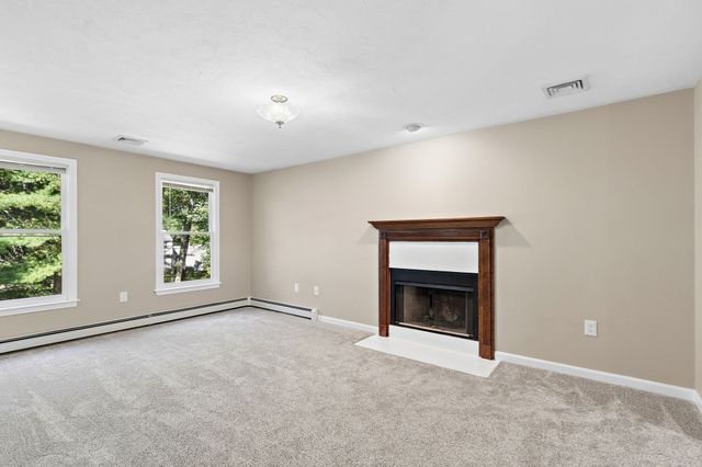 23 Oak St, Medway, MA 02053