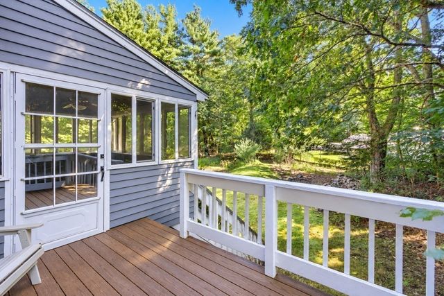 23 Oak St, Medway, MA 02053