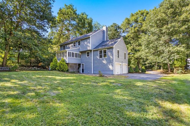 23 Oak St, Medway, MA 02053