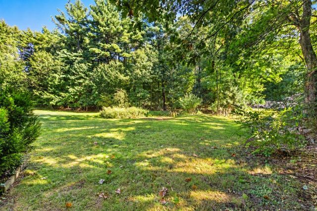 23 Oak St, Medway, MA 02053