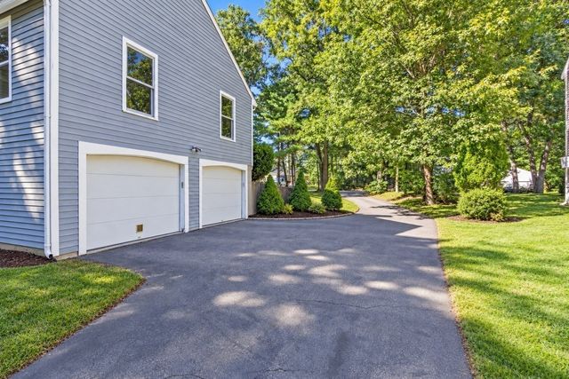23 Oak St, Medway, MA 02053