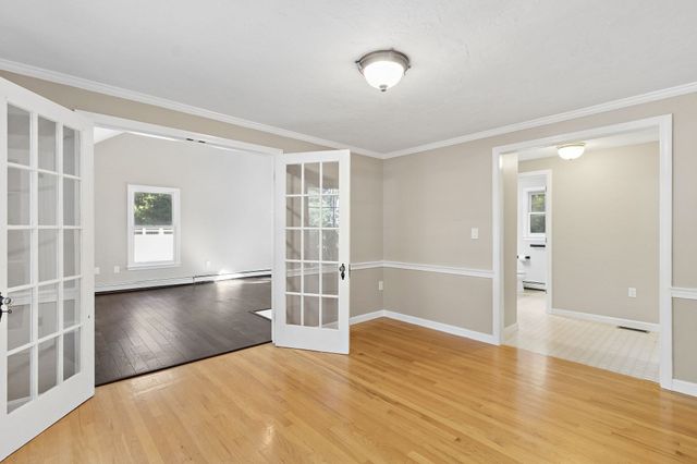23 Oak St, Medway, MA 02053