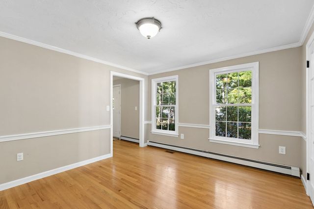 23 Oak St, Medway, MA 02053