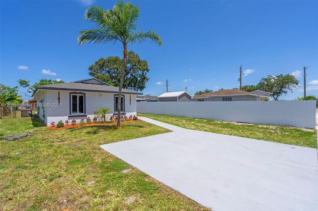 19131 NW 33rd Ct, Miami Gardens, FL 33056