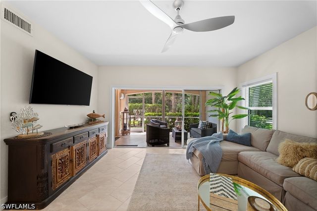 1044 Woodshire LN B101, Naples, FL 34105